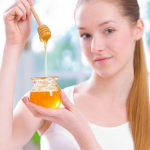 DIY HONEY FACE MASK FOR SKIN BRIGHTENING