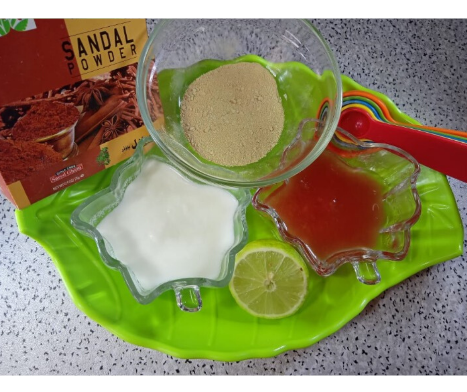FRESH AND GLOWING SKIN WITH SANDALWOOD MASK